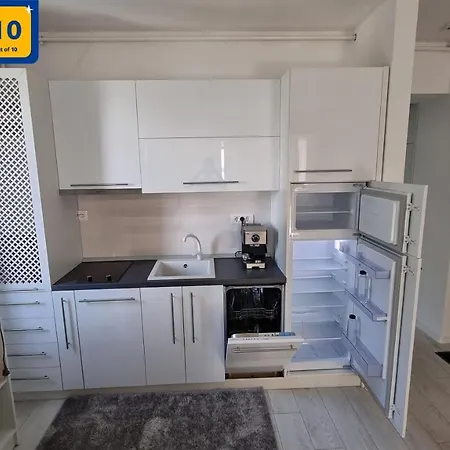 Petro Adamar Apartment