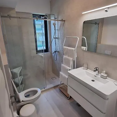 Apartment Petro Adamar *