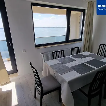 Petro Adamar Apartment *